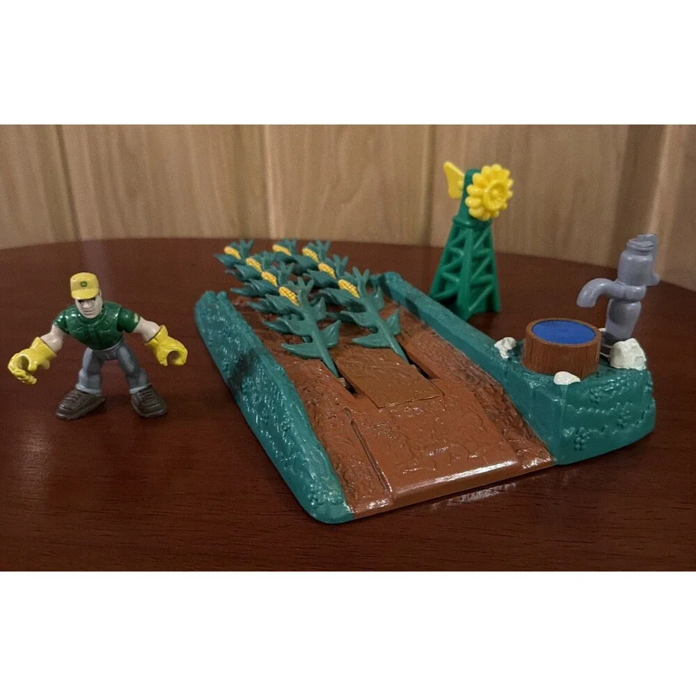 John Deere RC2 Corn Field Toy Corn Field w/ Pop Up Corn Stalks, Windmill, Farmer